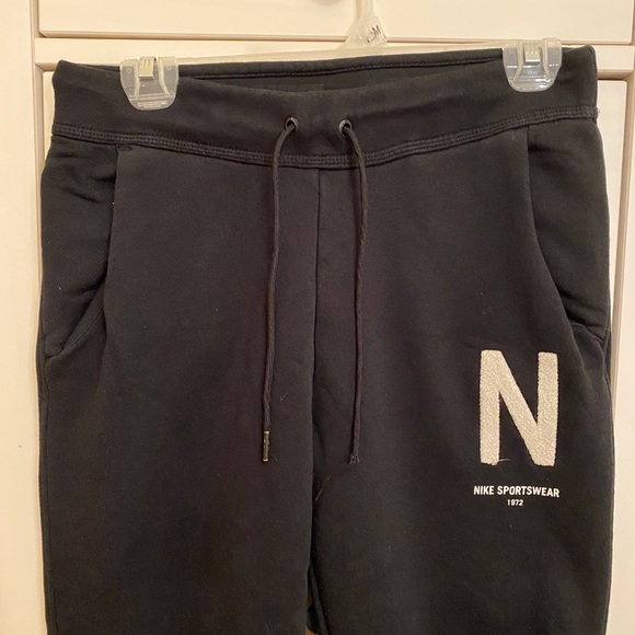 Black Nike Skinny sweat pants - Picture 2 of 4